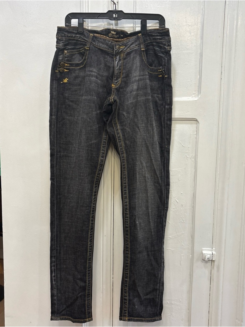 Akademiks Men’s Washed Black Slim Straight Jeans
